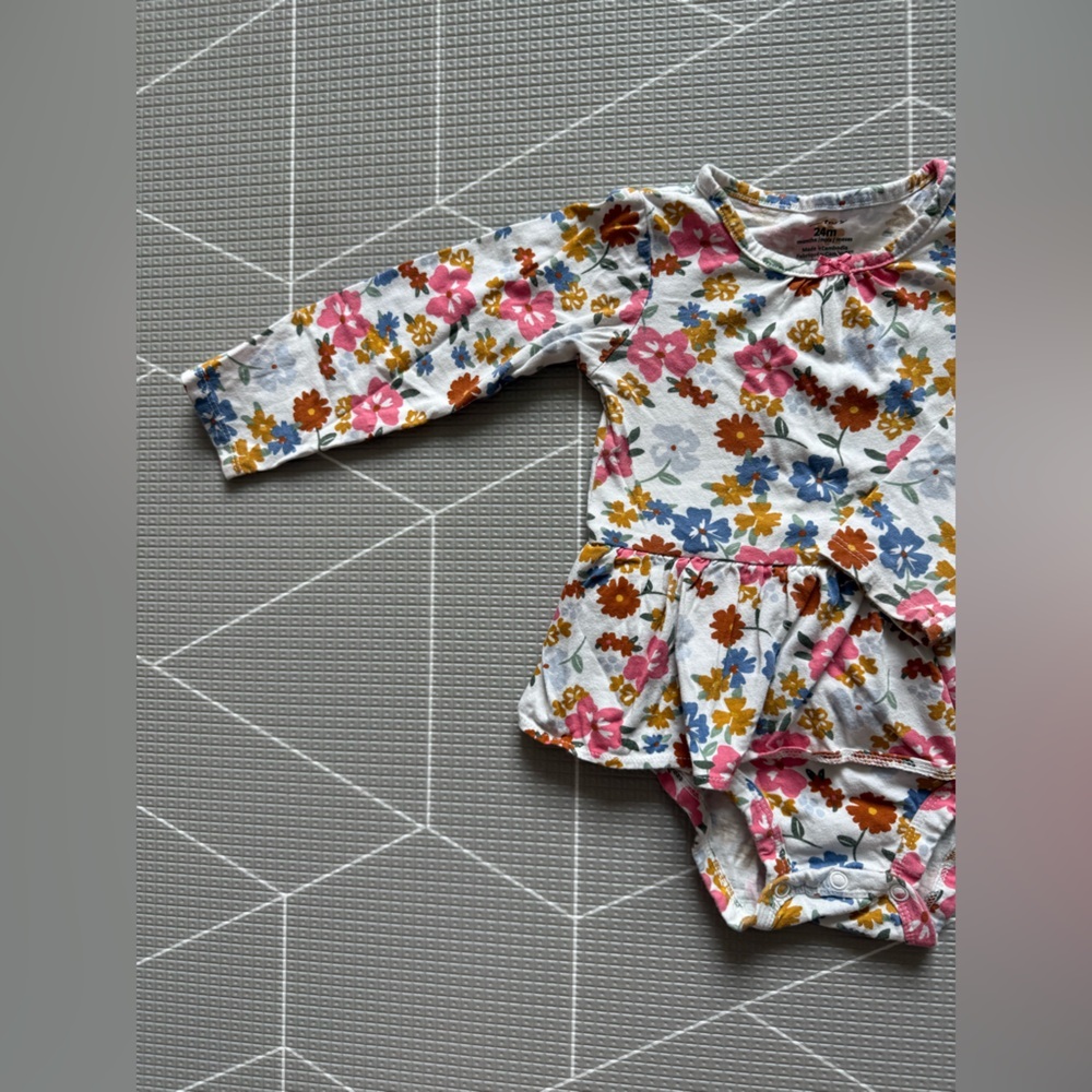 Carters|Baby girl Pink Floral Long Sleeve Baby Romper onesie•••24M,boho style